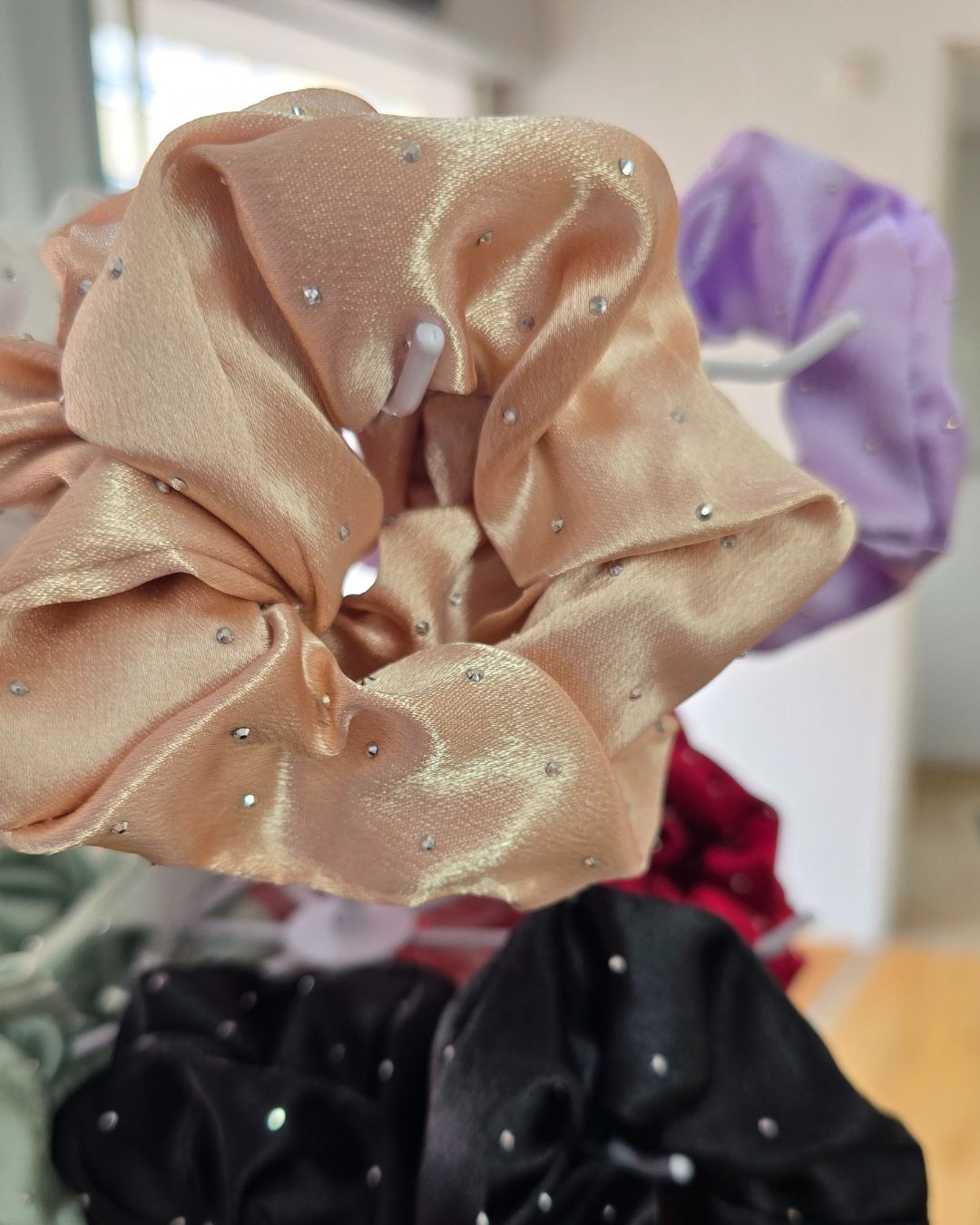 Satin Scrunchy Haargummi
